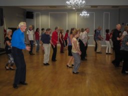 BB 03 EVERYONE LOOKING GOOD